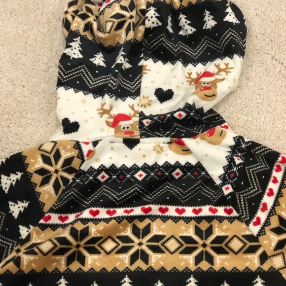 No Boundaries Women's Christmas Reindeer Plush Pullover Hoodie - Picture 9 of 14